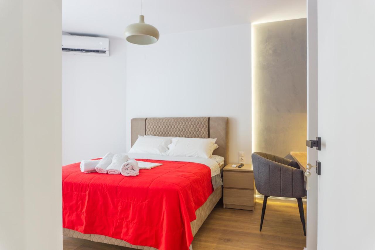 New Modern Style Home Next To The Train Station Salonic Exterior foto